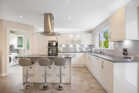 Breakfasting Kitchen