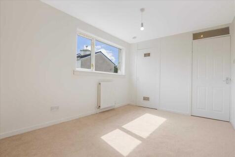 Bedroom One (3)
