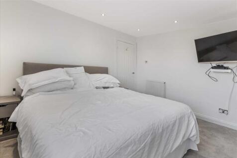 Bedroom One (3)