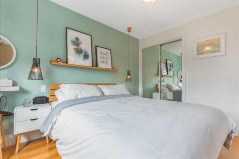 Bedroom One (2)