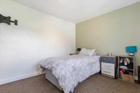 Bedroom Two (1)