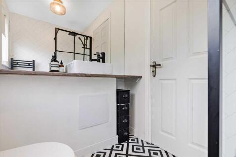 Shower Room (2)
