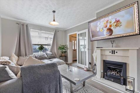 Lounge Dining (2)
