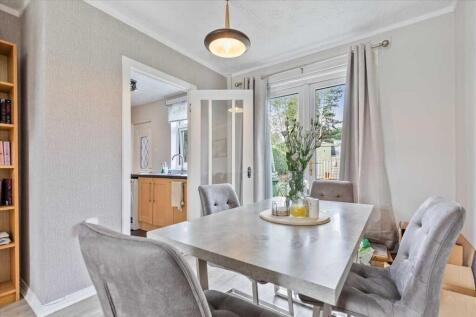 Lounge Dining (5)