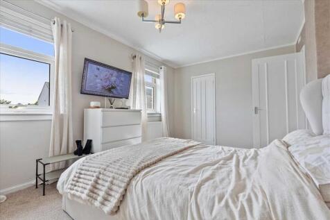 Bedroom One (3)