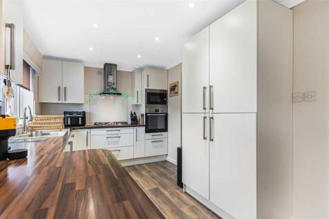 Kitchen Dining (2)
