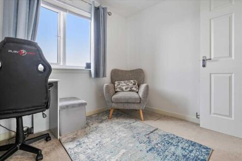 Bedroom Three (2)