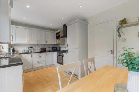 Kitchen Dining (2)