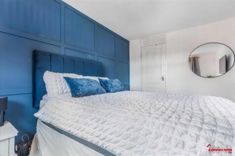 Bedroom One (2)