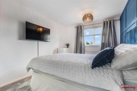 Bedroom One (3)
