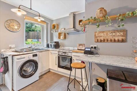 Breakfasting Kitchen