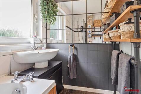 Bathroom (3)