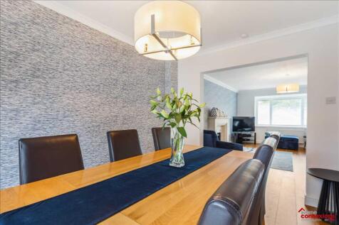 Dining Area (2)