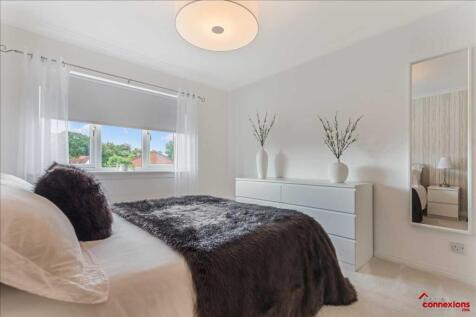 Master Bedroom (2)