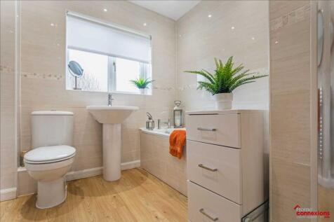 Main Bathroom (2)
