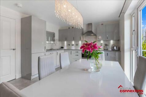 Kitchen/Dining (2)