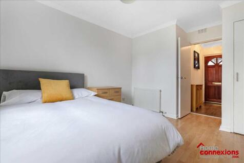 Bedroom (2)