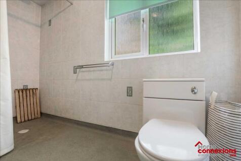 En-suite (2)
