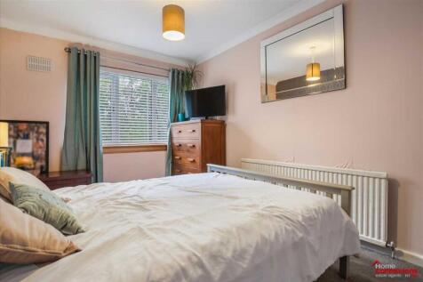 Bedroom One (3)