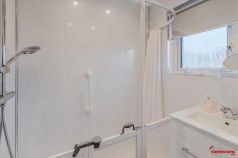 Shower Room (2)