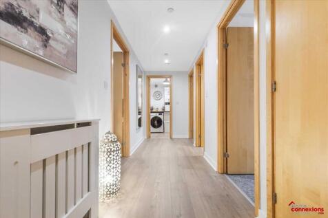 Entrance Hallway (1)