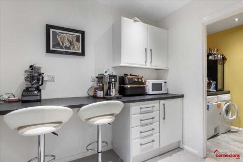 Breakfasting Kitchen