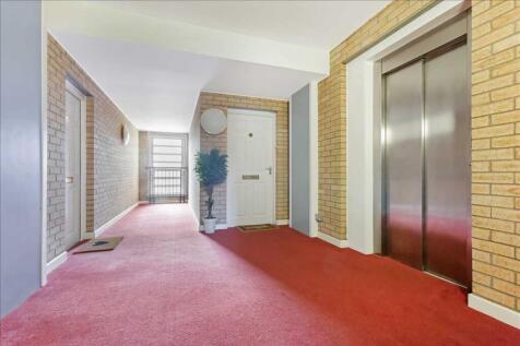 Communal Area / Lift