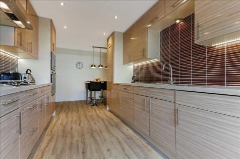 Breakfasting Kitchen