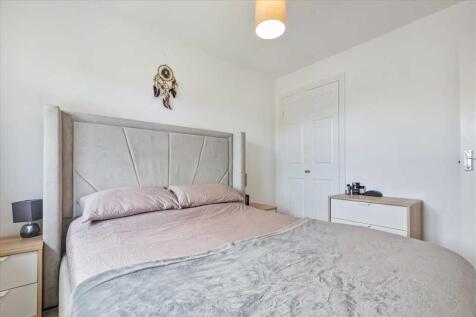 Bedroom One (2)