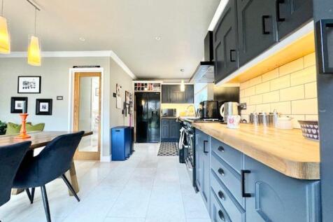 Kitchen and dining 