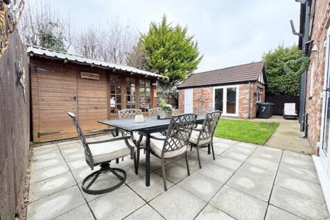 Patio to rear garden