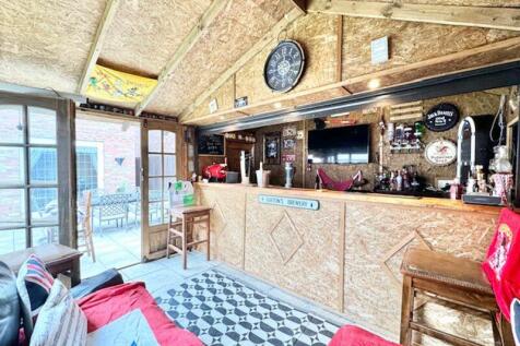 Bar and lounge view 2