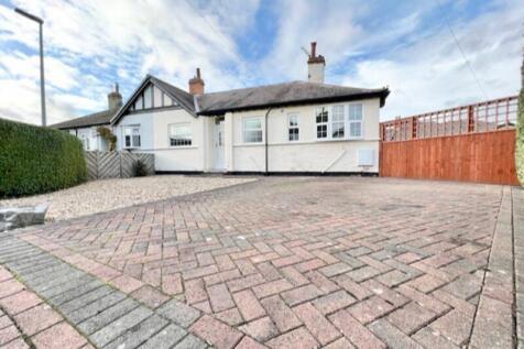 Front garden and drive