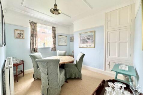 Bedroom 2 / Dining room