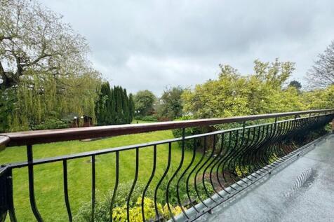 Balcony to garden