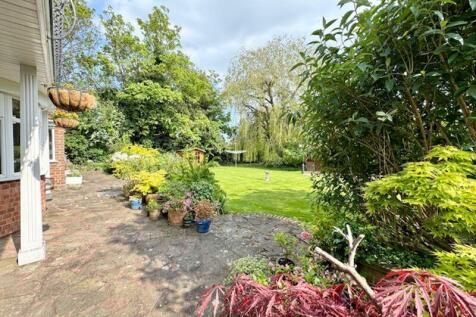 Patio to garden
