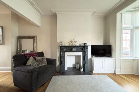 Front room photo 1