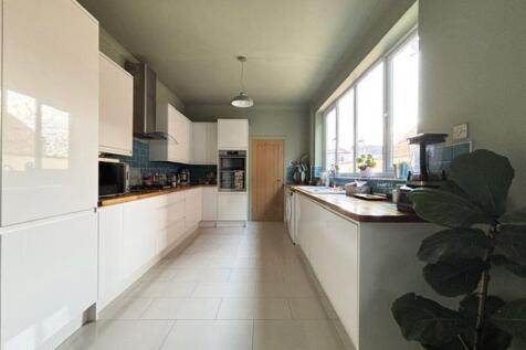 Kitchen/ diner photo 5
