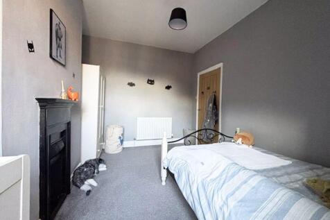 Bedroom 2 photo 1