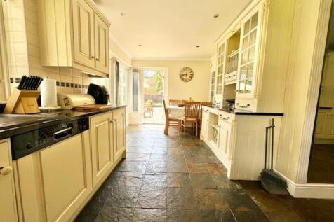 Kitchen dining