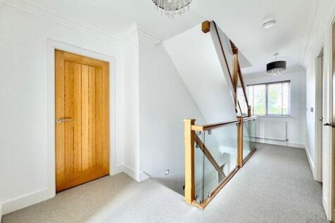 Landing 1st floor