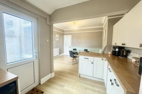 Kitchen to dining