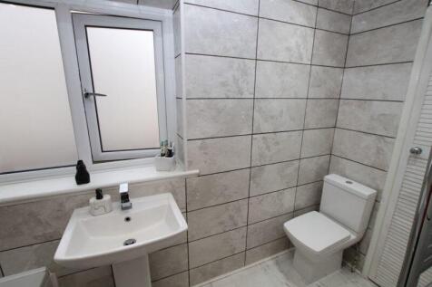 Bathroom photo 2