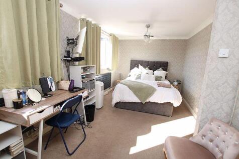 Bed 1 photo 1
