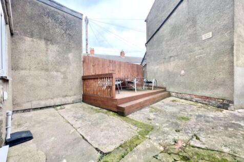 Rear garden view 2