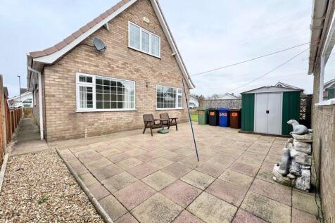 Rear courtyard