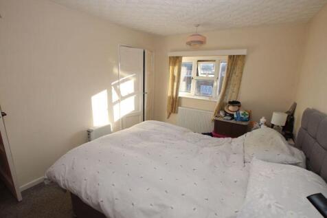Bed 1 photo 2