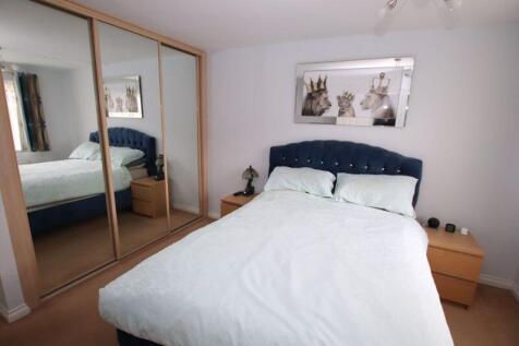 Bed 1 photo 2