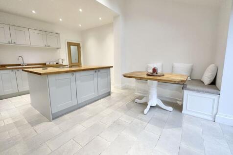 Flat 1 Dining Area