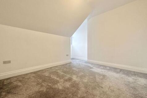Flat 3 bed 2